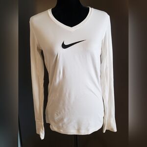 Women's Nike Dry-Fit Long Sleeved Top - Size Medium